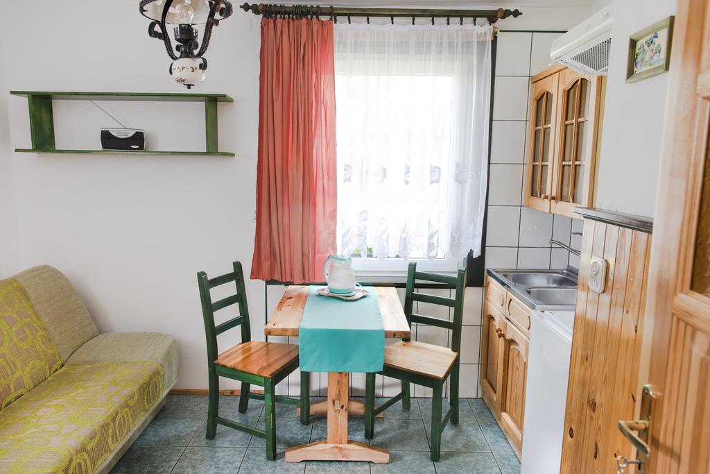 Osrodek Wypoczynkowy Wagabunda Hotell Mikołajki Rom bilde